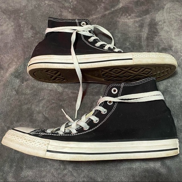Black Converse Chuck Taylor All Star High Top - Picture 2 of 4